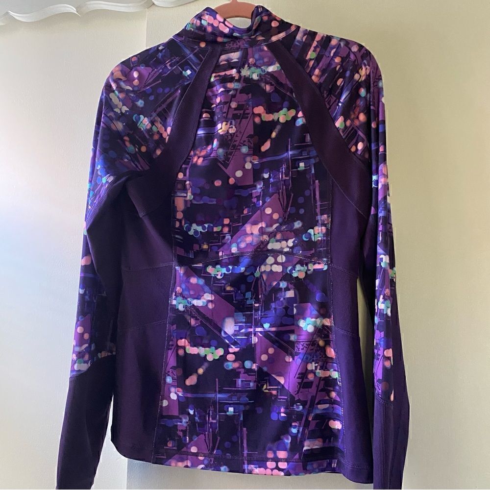 🍂 Athleisure top in purple & turquoise print, in very good condition sz M - Picture 3 of 8